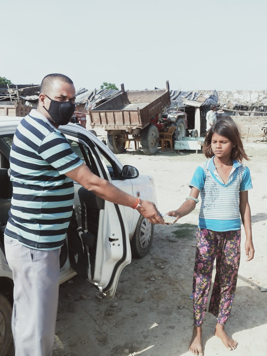 मदद को निकले अटेवा अटेवा कार्यकर्ताओं को गरीबों का मिला आशीर्वाद बोले पुरानी पेंशन आपको जरूर मिलेगी।
#AtewaHelpDay
<a href="/PMOIndia/">PMO India</a> <a href="/narendramodi/">Narendra Modi</a> <a href="/ZeeNews/">Zee News</a> <a href="/ABPNews/">ABP News</a>  <a href="/nsitharaman/">Nirmala Sitharaman</a> <a href="/RahulGandhi/">Rahul Gandhi</a> <a href="/News18India/">News18 India</a> <a href="/PTI_News/">Press Trust of India</a> <a href="/Aamitabh2/">Amitabh Agnihotri</a>