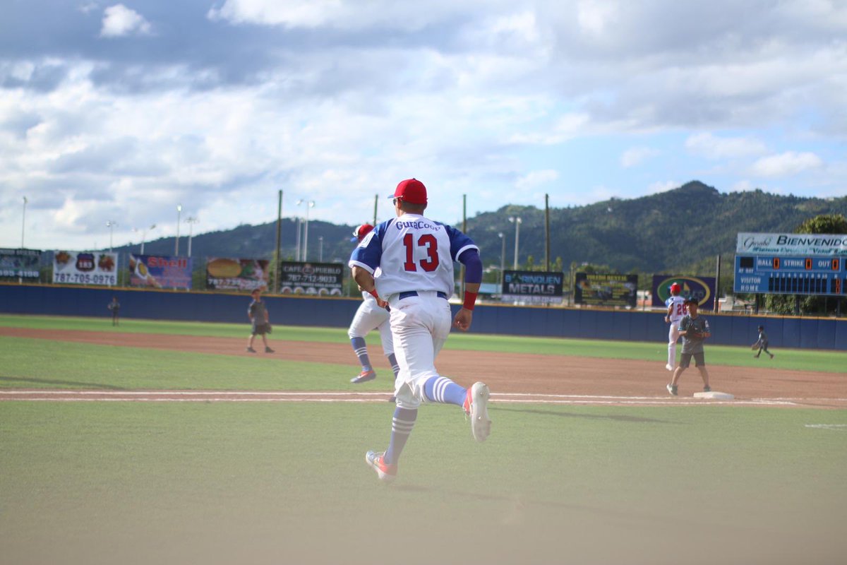 elhalconpr's tweet photo. Can't wait to get back on the field with my squad 🔥
#DP13 #Gurabo #InTheOffice #QuedateEnTuCasa
📸: @lalejandro1816 https://t.co/vQLj3O3e6L