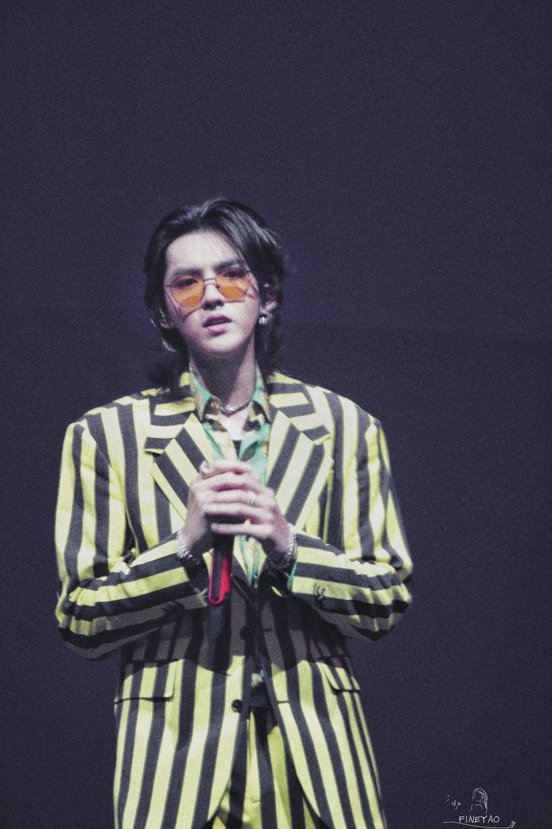fineyao's tweet photo. 멋진 오빠가 제일 좋아요 
#AprilFoolsDay #크리스 #Kris #KrisWu #吴亦凡 https://t.co/lNi0YiZgfl