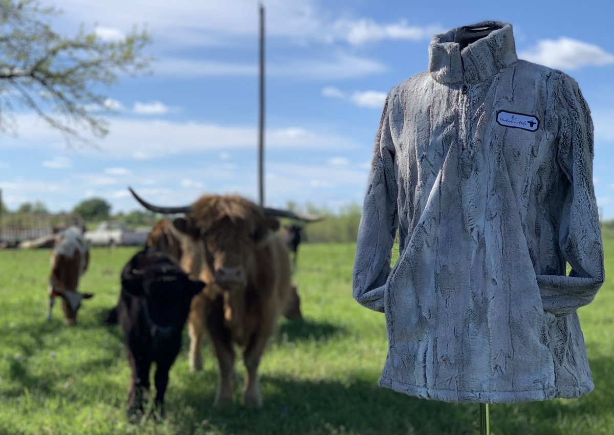 handmadeheifer's tweet photo. We have a few ready-to-ship pullovers still available! 😱😁

Very limited quantities so RUN🏃🏻‍♀️ RUN🏃🏻‍♀️ RUN

Silver Fox |https://t.co/IYOxwVUejd  
Tie Dye Rosette |https://t.co/dTS0CeKCKa  
Lynx |https://t.co/YAEVEQy9Rx
Red Fox |https://t.co/VHtP2J5VNe  
Fawn |https://t.co/CLTwoEgV4a https://t.co/PouA6KOYQL