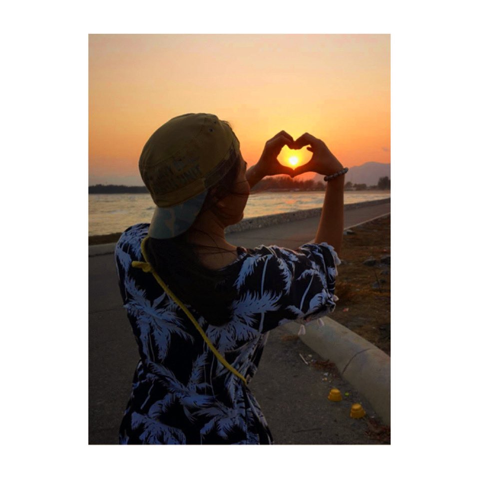 carewa's tweet photo. อย่าเสียดายความสัมพันธ์..🌻🌻
หากมันทำให้เรามีแต่”ความทุกข์”#คําคมชีวิต #คําคมโดนๆ #คําคมความรัก #คําคมเศร้า #แคปชั่น2020 #แคปชั่นความรู้สึก #แคปชั่นโดนๆ #แคปชั่นความรัก #แคปชั่นเศร้า https://t.co/dfkwDKAjQe