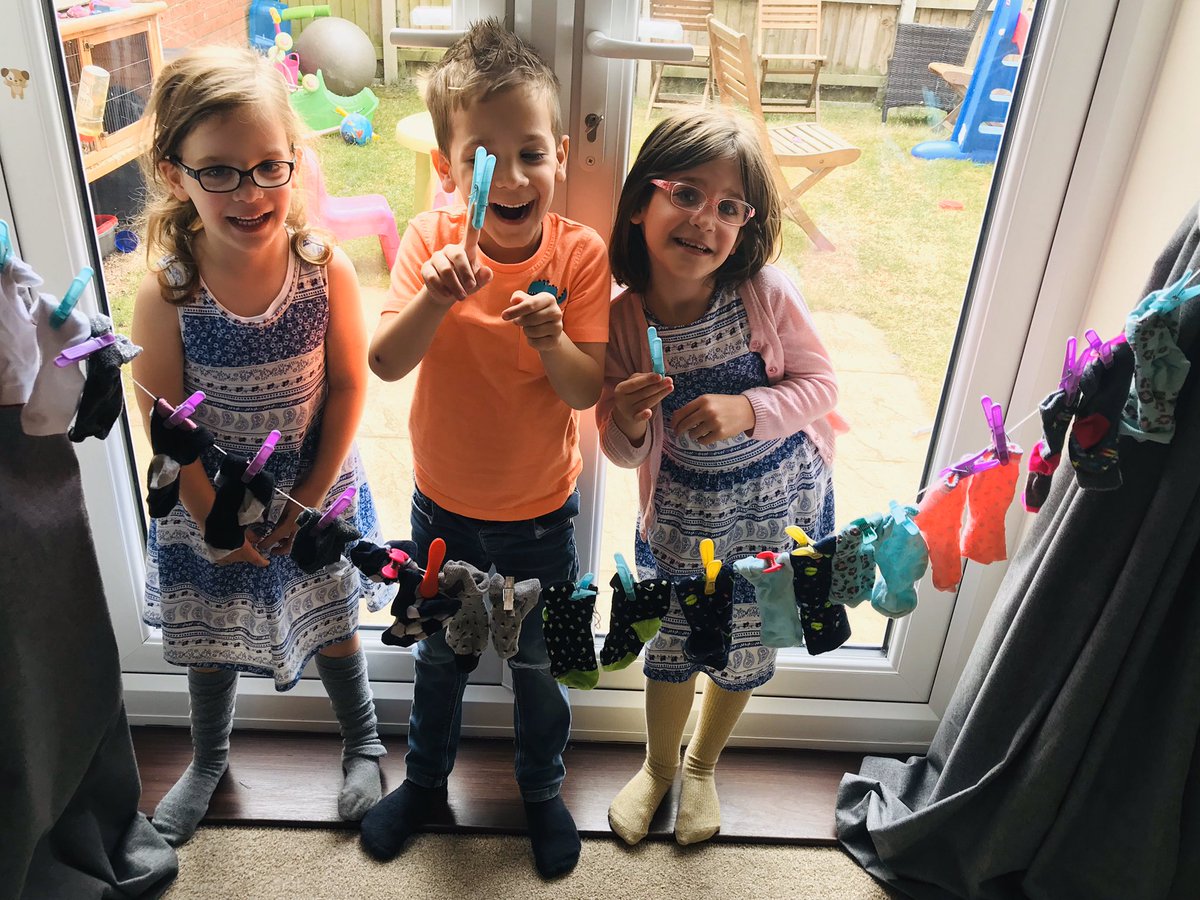 Leah_Binx's tweet photo. Egg painting and crafts today for these and sock sorting and pegging 😊#Parrett class #heps@home @H_E_P_S https://t.co/hFwtkVoW7Z