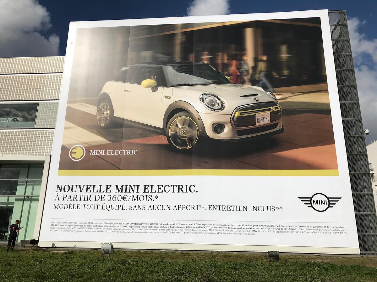 Another wonderful job done by our #fascin8tor printer by Signs Europe SPS France. #digitalprinting #largeformat #printersolutions #gandydigital