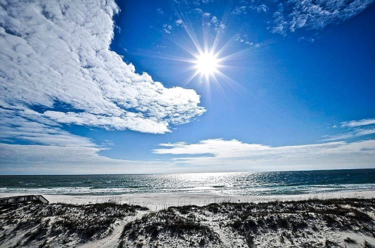 VisitALBeaches's tweet photo. We’re looking forward to brighter days ahead. Here is a little mid-week paradise for your feed… 

📸: @go._photos // Instagram user https://t.co/9vgeX1eI9T