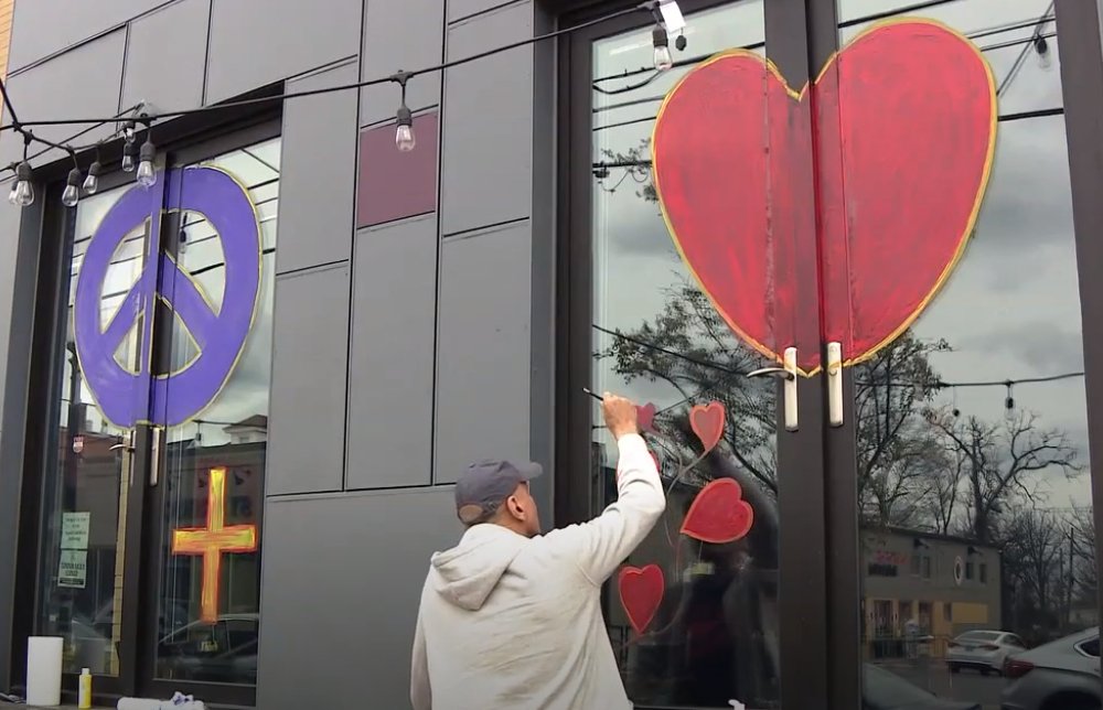 7NewsDC's tweet image. Busboys and Poets are now hiring unemployed artists to paint murals at its restaurants around our area.

wjla.com/news/coronavir…