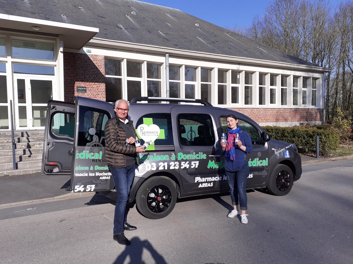 Vous êtes généreux 💟3400 masques, 8600 gants, 100 flacons de gel hydroalcoolique, 1200 charlottes, 400 sur chaussures, 100 combinaisons, 9 sur lunettes sont distribués aujd à des infirmiers libéraux. 
La collecte continue avec <a href="/VilleArras/">Ville d'Arras</a> : solidarite.grandarras@cu-arras.org.