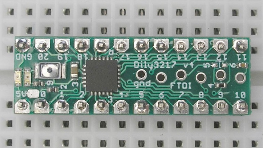 The Dily3217 is a mini ATtiny3217 dev breakout board in a DIL24 format: bit.ly/2Ux8C4L