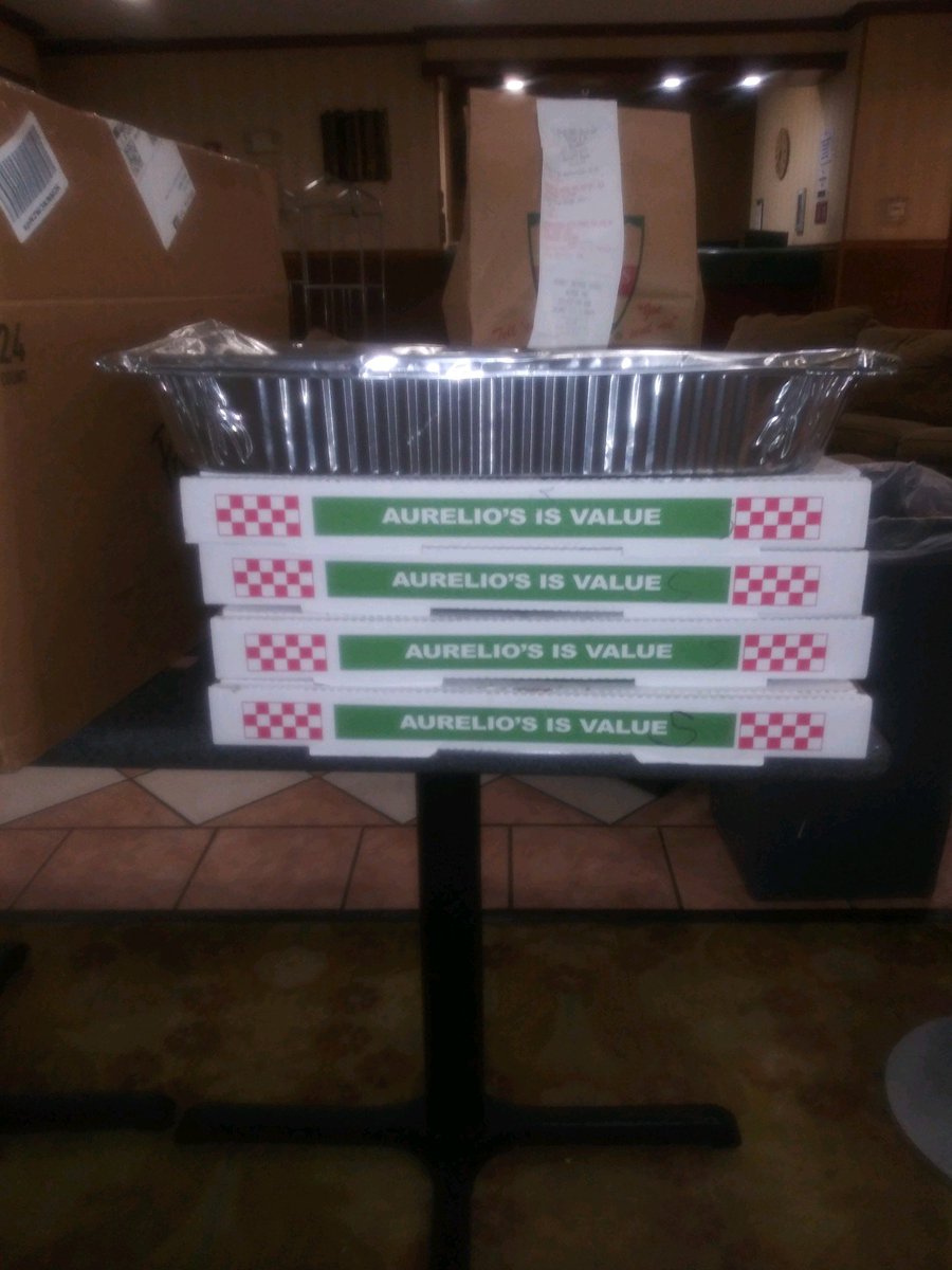 push_be's tweet image. Push To Be Great had the pleasure of donating and delivering dinner to some family last night thanks to @push_be Reggie Torian and @coachblair27