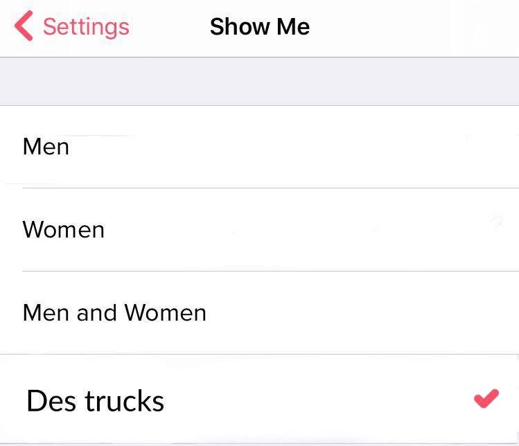 Moi: Yeah j’suis into les hommes et les femmes you know haha 

Friend de bouctouche: