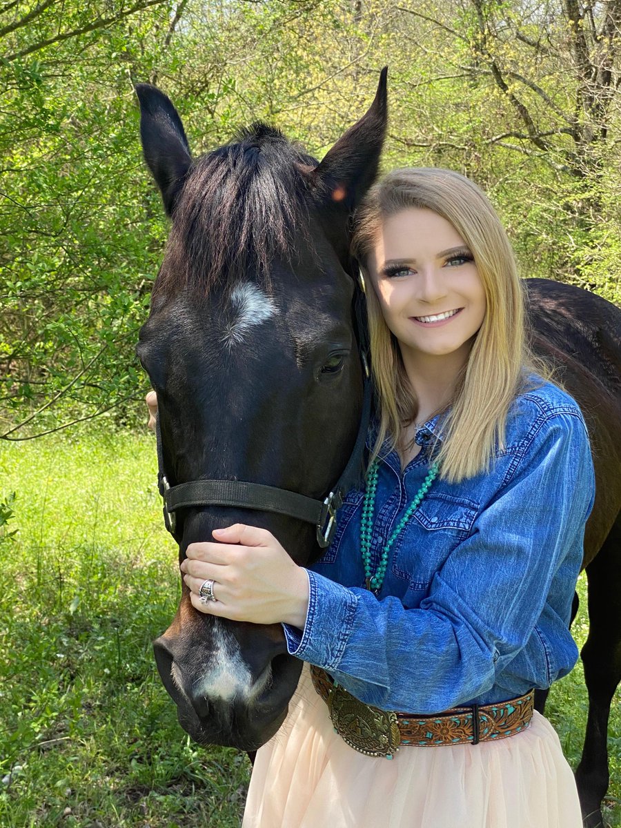 Pewitt_CISD's tweet photo. #ClassOf2020 Spotlight: Kelly Kendrick

Kelly is a member of the Blazin' Blue Brahma Band. In her time away from school, she enjoys rodeoing.  After graduation, she plans to attend Panola College as a member of their rodeo team! How exciting! https://t.co/iHy1brK8C2