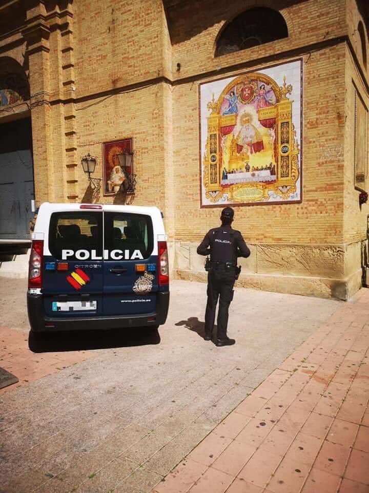 CalleGanivet_'s tweet photo. Incluso aquellos que velan por nuestra seguridad necesitan que alguien vele por la suya... https://t.co/onfBP8PEzw