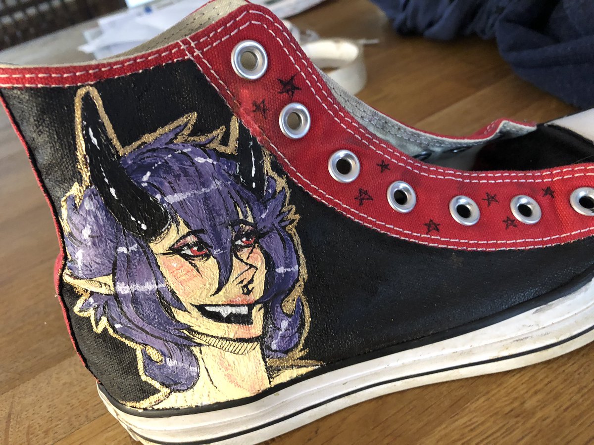 My very talented 16yro has #upcycled her red  #converse #hitops  with one of her designs. She has missed out on doing her #gcses2020  but I have no doubt she will succeed in the creative sphere #TheHoodedTeen