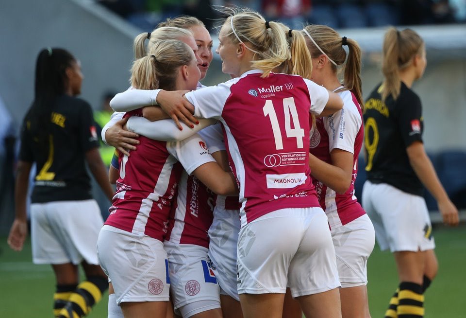 uppsalafotboll's tweet photo. 🔹Köp en stödbiljett (50kr/st) via swish (Nr - 123 084 9216)
🔸Köp ett säsongskort 
🔹Bli medlem i IK Uppsala Fotboll
🔸Swisha valfri summa (Nr - 123 084 9216)

Läs mer om vad just DU kan göra för att stötta vår verksamhet på vår hemsida - Tillsammans För IK Uppsala Fotboll 🤝 https://t.co/1GOfQUTnCz