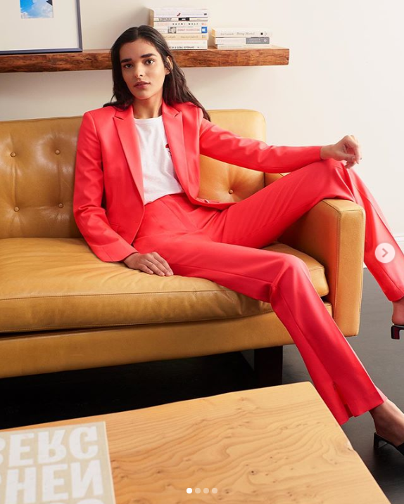 ShopBorderfree's tweet photo. ICYMI: @saks  is making your video conference calls more stylish yet more friendly to your wallet. Shop Friends &amp; Family online at: https://t.co/zlunKpVZtt #shopborderfree #BFStyle #wfh #workfromhome #stayhomeattire #makeitfashion #videocalls #SaksStyle #SaksFifthAvenue https://t.co/D5bbZSMFLx