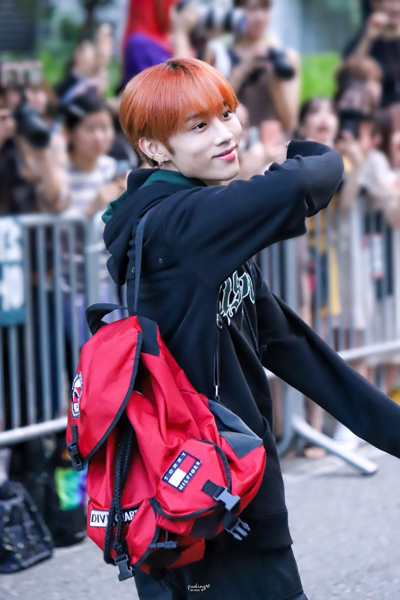 bouniii_0625's tweet photo. 만우절 끝나가기  전에...
선우야🥺💜
#더보이즈 #THEBOYZ #선우 https://t.co/E54dR2aLmO