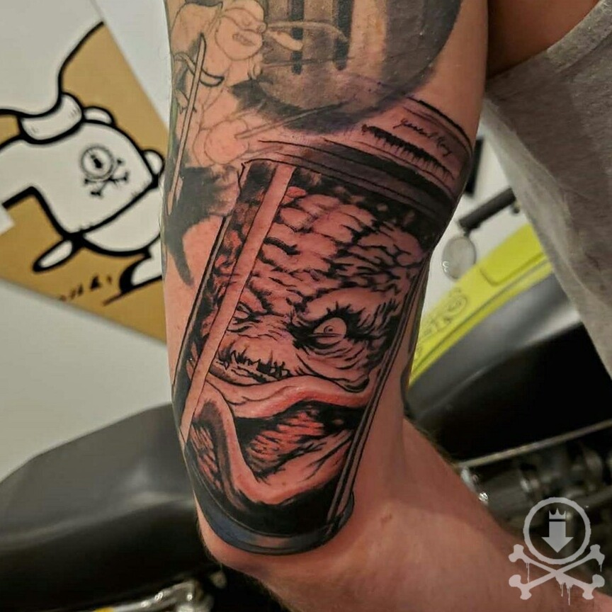 12ozStudios's tweet photo. Mike Sedges at our Brooklawn, NJ shop is off to good start on this awesome General Krang tattoo 💀💀💀 #12ozstudios #team12oz #tattoos #tattooart #Tattooing #tattooinspiration #tattoo #krang #generalkrang #TMNT https://t.co/wFuoNwz5EW