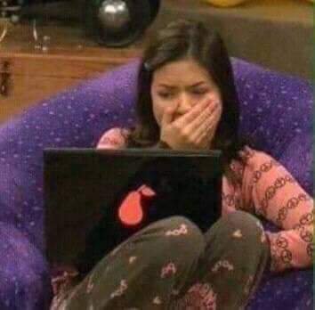 ErnestoTell's tweet photo. Yo viendo el hilo de todos los videos que pone el canal 5 a las 3 am https://t.co/0ZEE26MBC4