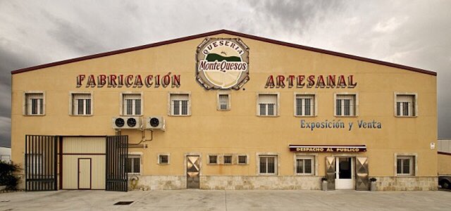 David_CCSS's tweet photo. #RecomiendaUnaPYME El tejido empresarial español está formado en su mayoría pequeñas empresas que ahora están cerradas y tienen un complicado porvenir. Este tema es para que cada cual recomiende la que quiera. Yo, sin duda, voy a recomendar @Montequesos de mis amigos Abel y Olga https://t.co/HieCTxrj8v