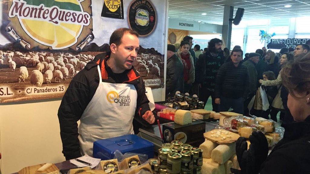 David_CCSS's tweet photo. #RecomiendaUnaPYME El tejido empresarial español está formado en su mayoría pequeñas empresas que ahora están cerradas y tienen un complicado porvenir. Este tema es para que cada cual recomiende la que quiera. Yo, sin duda, voy a recomendar @Montequesos de mis amigos Abel y Olga https://t.co/HieCTxrj8v