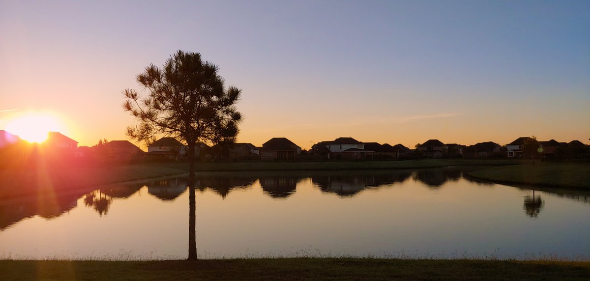 Toups_J's tweet image. What a BEAUTIFUL morning in #HTOWN ! Get outside and enjoy the day! #FreeAC #OPENTHEWINDOWS #SocialDistance