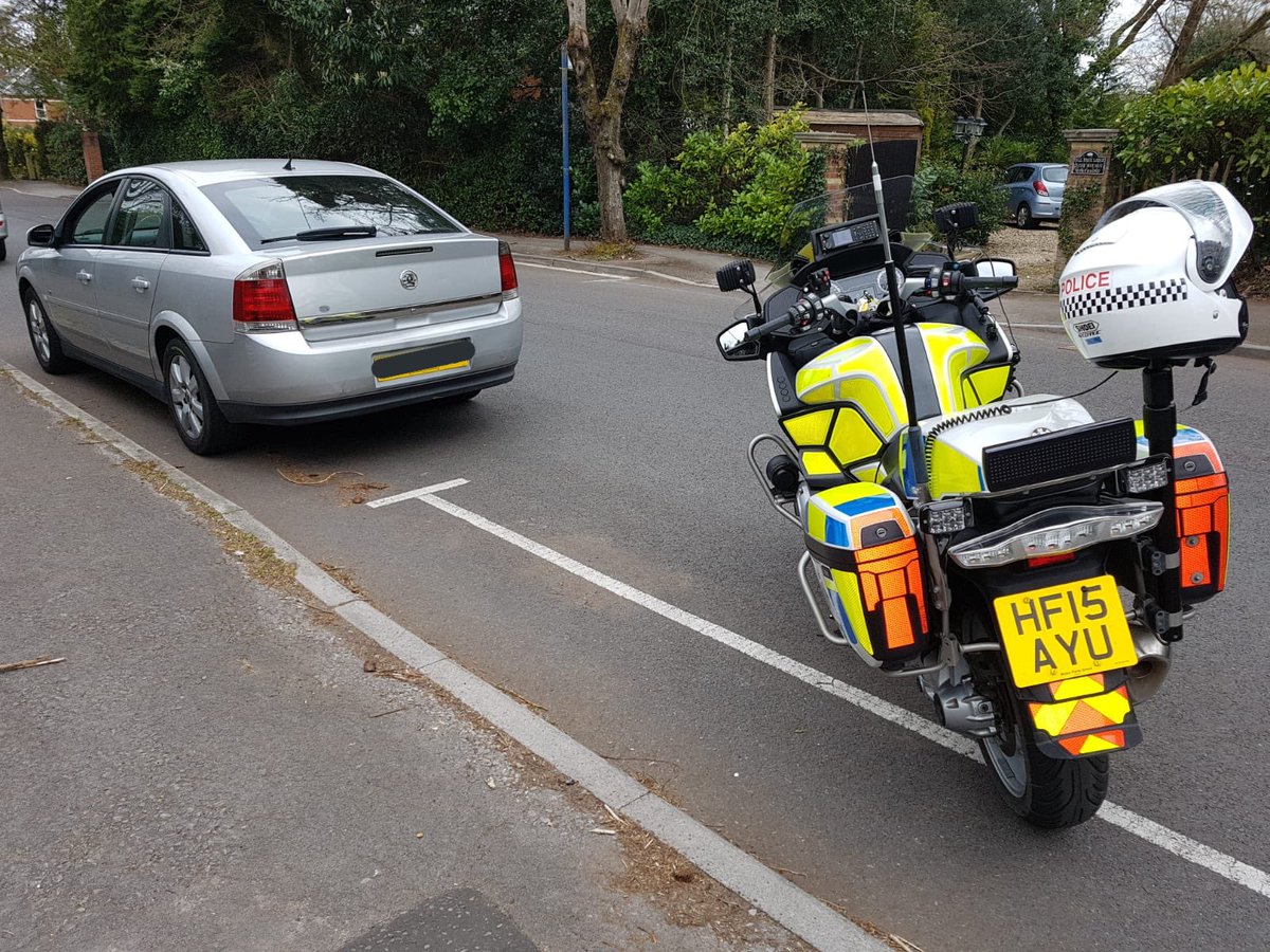 DorsetTraffic's tweet photo. The driver of this vehicle stopped in West Moors had their vehicle taken away and the driver reported for driving whilst disqualified, driving with no insurance and having two illegal tyres. A young child was present in the car. #WordsFailUs. #287 https://t.co/qfNwhUJwW3
