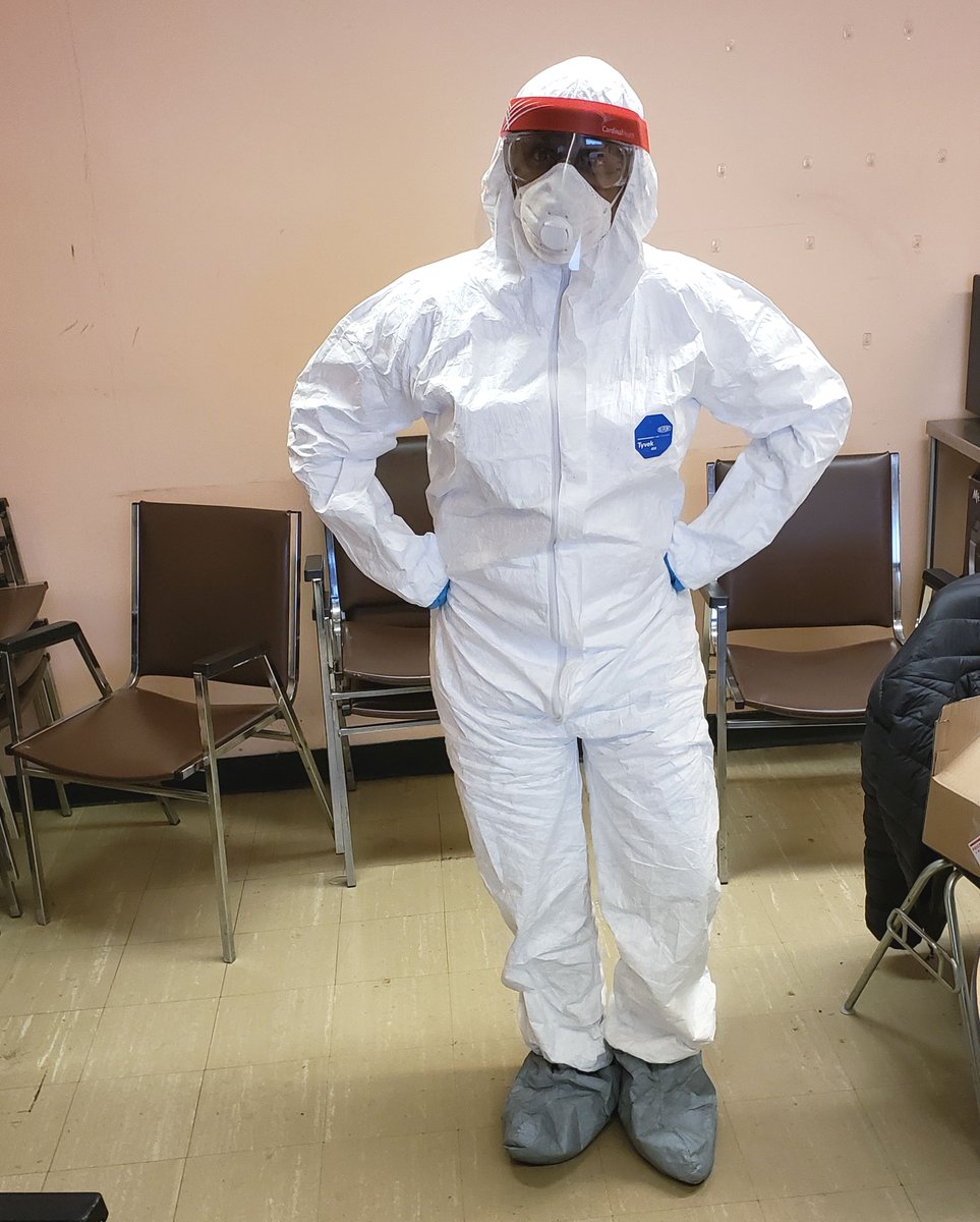 FordhamGSB's tweet image. At the Gabelli School of Business, we salute our alumna Lisa Ross, EMBA '13. Lisa is the director of the department of anesthesiology in Harlem Hospital, and sent us this photo from the front lines of the COVID-19 fight. We are so proud of her and her work!