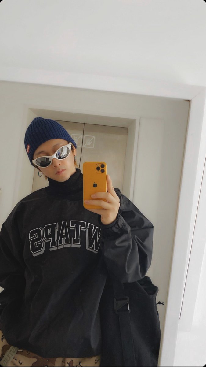 HyukNike's tweet photo. 200401 
거짓말처럼 어제같은 오늘의 장우혁 😎
#장우혁 https://t.co/2UHFRX3MUS