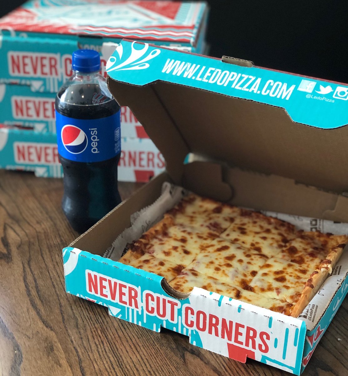 ‼️ Gift Card GIVEAWAY ‼️

RETWEET &amp; FOLLOW 
to be entered to win a
$50 #LEDOPIZZA GIFT CARD!
(1 winner picked at 9pm on 4/1/20)

🟢 OPEN for CARRYOUT 🟢

Order.ledopizza.com

NO #AprilFools Tricks 
JUST $5 DEALS!

Check out our $5 Square Meal Deals‼️ ledopizza.com/menu/5-square-…