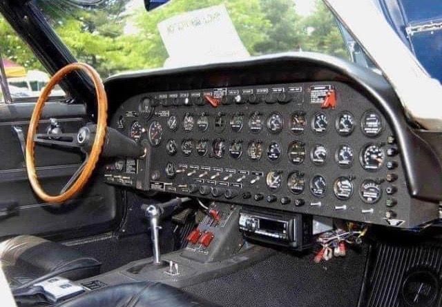 DmHistorics's tweet photo. "Hows my oil pressure looking?" #causeracecar #classiccars #historicracing #classicracing #fiaracing #classicdaily #dailyclassics #classiccaroftheday #petrolicious #drivetastefully #driving #classicarspotting #retrocars #racingclassics 📸Credit unknown. https://t.co/S6xPlaRiDr