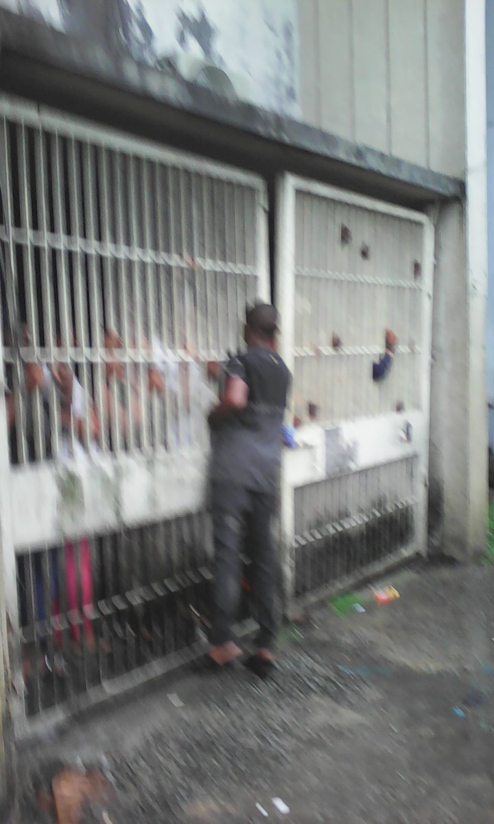 iOdaga's tweet photo. COVID 19 control measure, turned harassment, intimidation threatening the resident of Rivers State as GOV. Wike order the arrest, on certain streets, many went for food and medical, but lands in  police cells SCIID, Wike ordered opening the court to punish, here is court cell PH https://t.co/XKREKzSJUS