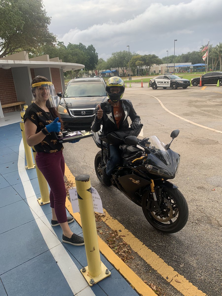 bees_sherry's tweet photo. When our @ADHUS_FAUHS families call.. we answer! Tech distribution- round 2!  Thank you @AllanPhipps2 @FAUCaneInstitut for providing us with safety gear. #owlscare #owlsimpact @EducationFL @richardcorcoran https://t.co/bPShw3ddvX