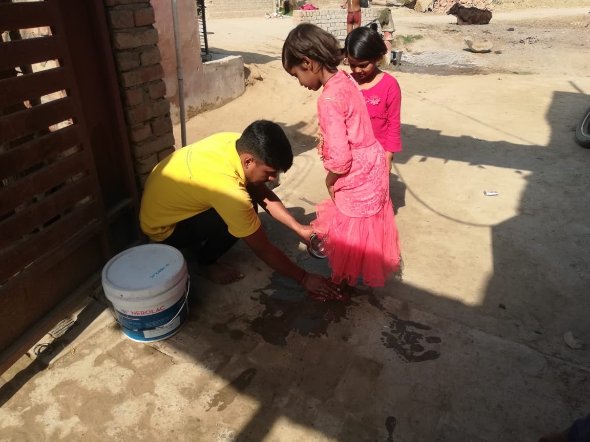 Lakshya_society's tweet photo. wholesome meal food packs for Kanchaks of Asthami puja @Saraswan Manjhanpur, distt, Kausambi UP
The wholesome food packs was provided by Mrs Ayushi Jain.
#JaiMatadi
#foodforeach
#covid19goaway
#ashthamikanchak
#kausambi
#lakshyafordevelopment https://t.co/YNkUwoJMbb
