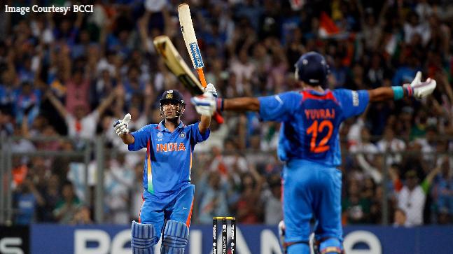 PunjabKingsIPL's tweet photo. “Dhoni finishes off in style. A magnificent strike into the crowd! India lift the World Cup after 28 years!”

The party began #OnThisDay in 2011 for #TeamIndia and we still have goosebumps while typing about it! 😍

#SaddaPunjab #WorldCup2011 #2011WorldCup @msdhoni @YUVSTRONG12 https://t.co/mrvusXsPkw