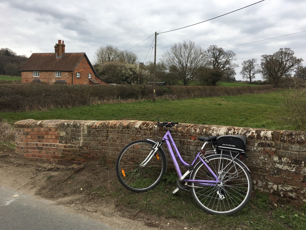 HelenMK7's tweet photo. Staying fit #DailyExercise #Elvetham #Hampshire #cyclingsolo https://t.co/Zsh1ct22AA