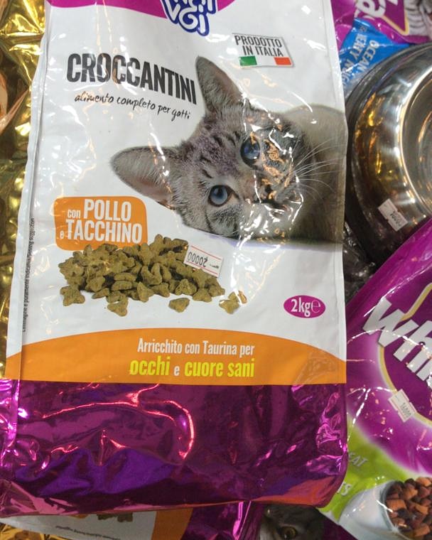 MifugoTz's tweet photo. TUNAUZA CHAKULA CHA PAKA | CAT FOOD
Tunauza chakula bora kabisa cha paka (cat food) hii ni package kutoka Ufaransa.
Huu ni mfuko wa kilo 2, ila ukiitaji kilo moja au nusu unapata.
#catfood #catfeed #chakulachapaka #paka #chakulachamifugo #feline #cat #paka
+255 712 253 102 https://t.co/RmrBPYzrqY