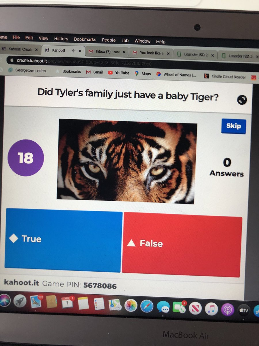 Voeller5thgrade's tweet photo. Getting ready for third grade hangout. We are going to play a Kahoot from all the good things they have been telling me!#goodthingsgisd ⁦@CooperCougs⁩ #misstgemsomuch https://t.co/mB5X2cdPRs