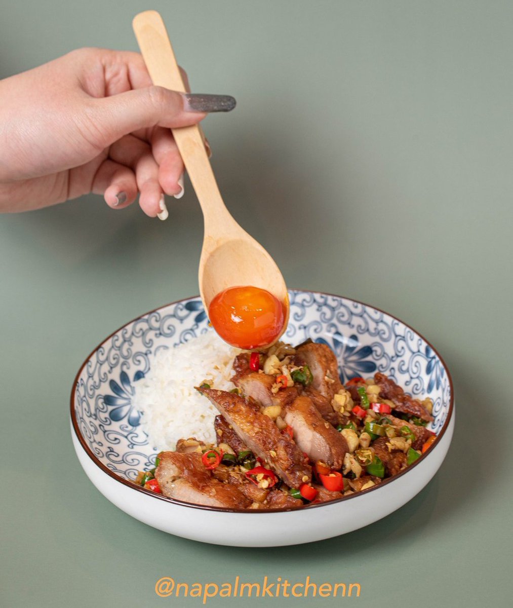 napalmkitchenn's tweet photo. ข้าวหมูทอดผัดพริกเกลือ+ไข่ดอง
เมนูขายดีของทางร้าน อยากรู้ว่าดียังไง ต้องสั่ง!! https://t.co/Gm8aObkvy7