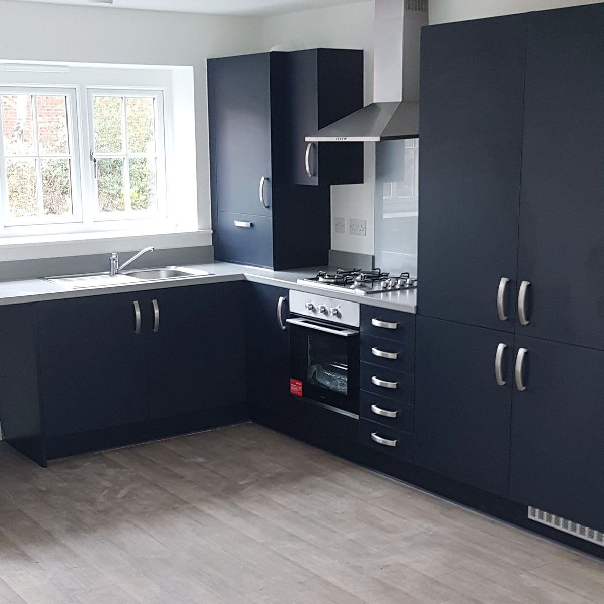 Stacey_Jones_od's tweet photo. WOW! Our wonderful navy coloured kitchen. I love it!
@OD_Properties #SharedOwnership #Wickham #BBG3 Coming Soon https://t.co/jjSHIc3d6H