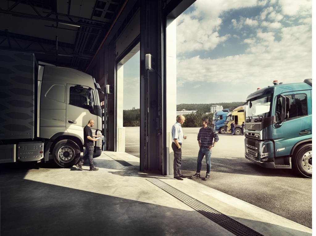 TransporteExpo's tweet photo. Homenaje a los camioneros
#transporteylogistica #expotransporte #expologisti-k #transporte #logistica #acoplados #camiones #autoelevadores ##QuedateenCasa #Coronavirus #VolvoTrucks https://t.co/PCEYxPSjIS https://t.co/trkJdn9ed8