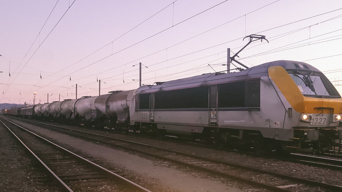 LineasForce's tweet photo. One favourite SWISS XPRESS has had a hard time over the past weeks due to flooding of part of the rail tracks and Covid-19. Thanks to our #FreightForce, it’s overcoming these obstacles and keeps going strong! Photo taken by driver Geert Verhaegen #GreenXpressNetwork https://t.co/XiKQN38Vnf