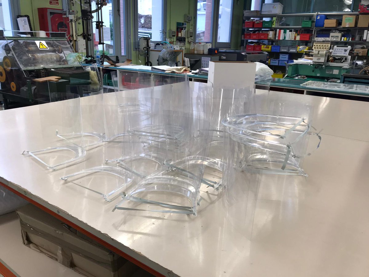 Eurecat_news's tweet image. [#COVID19] @Nissan_ESP i #Eurecat sumen forces per fabricar pantalles protectores produïdes amb #impressió3D destinades a suplir la falta d'equipament de protecció individual destinat al personal sanitari.

👨‍⚕️👩‍⚕️👉bit.ly/2yhHVZ1 #COVID2019
