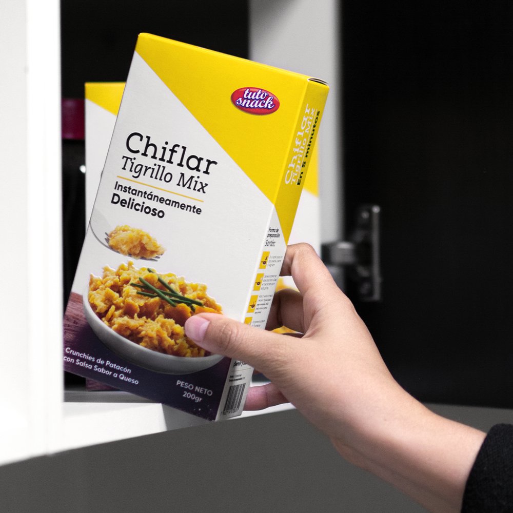 ChiflarSnacks's tweet photo. ¿Quién dijo Tigrillo instantáneo? 🙋🏻♀️ 🙋🏻♂️ Disfrutemos en familia estos días #Chiflar #TigrilloMix #QuédateEnCasa https://t.co/lrXKDTxIov