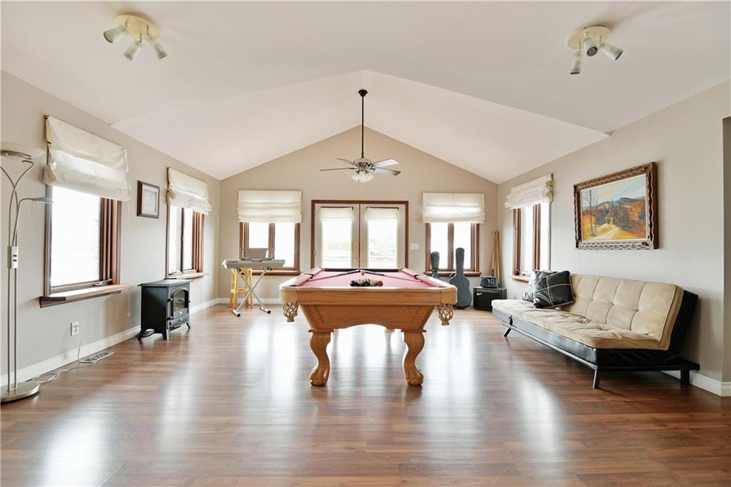 Solid_R_Realty's tweet photo. This barrier-free accessible bungalow with its very own backyard oasis is a gem! This spacious property is fully accessible, plus a one level floor plan makes everything accessible, including the main floor laundry. #SRwelcomehome

🛏️ 4 Bed
🛁 3 Bath
📍 1066 Esther St, Ottawa https://t.co/z3FSFp0DWD