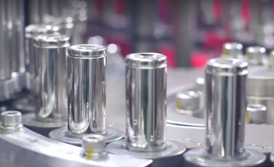 vaielettrico's tweet photo. Entro aprile (la data è ancora top secret) @elonmusk  svelerà i “segreti” del progetto “Roadrunner”,  il Santo Graal delle nuove batterie Tesla  da 100 dollari al kWh. E’ l’attesissimo Tesla Battery Day

Qui tutte le informazioni 🔋🔋🔋🔋🔋 ⬇️⬇️⬇️⬇️ https://t.co/d4d7Xk5KFx https://t.co/8nfjAY5EgO