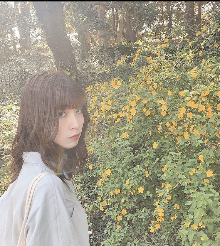 女児 オドループ懐かしすぎな あの頃友達とmv見ながら青の子派か赤の子派か言ってたな って思って女の子二人の現在調べたら系統違う美女になってて沸いたワ 青の子 橋本奈々未味ある気がする T Co Zxzla3dggq Twitter