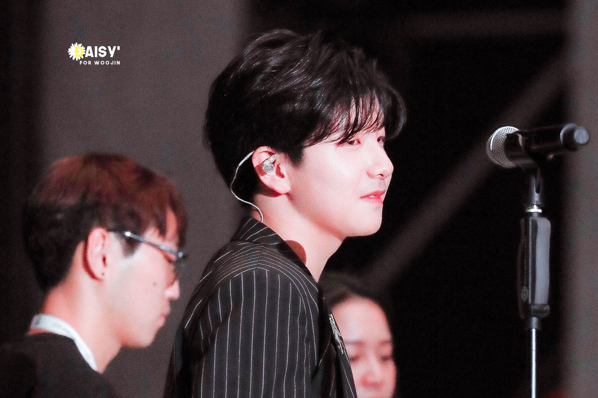 daisy030402's tweet photo. 180802 #우진아_생일_축하해 #이우진 #LEEWOOJIN https://t.co/OgoEhD9H7u