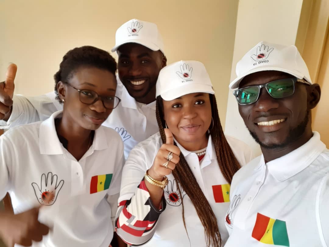 repsfeco's tweet photo. Visite de courtoisie et d'information aux entreprises et structures qui partagent le même bâtiment à la cité Keur Gorgui avec le @repsfeco pour les inviter à nous rejoindre dans la lutte contre le #COVID19sn. @Paps_app #FAISE #ECAV #PAFS #MutueldesantéASP @Gtfjps @rsiggiljigeen https://t.co/e3FqKqaNho