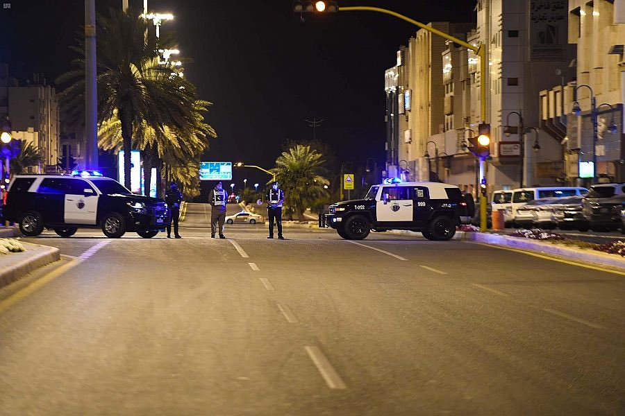 Uzivatel سناب تبوك Na Twitteru توقيت أذان المغرب بمدينة تبوك يجمع بين انضباطية رجال الأمن والتزام السكان تبوك منع التجول