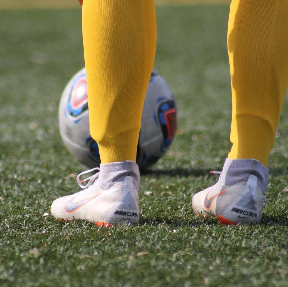 Dart_Sports's tweet photo. Hoping to be back soon. In the mean time...close up shots from the 2019 soccer season. 

#claudiabengephoto https://t.co/8eU7xYkyiC