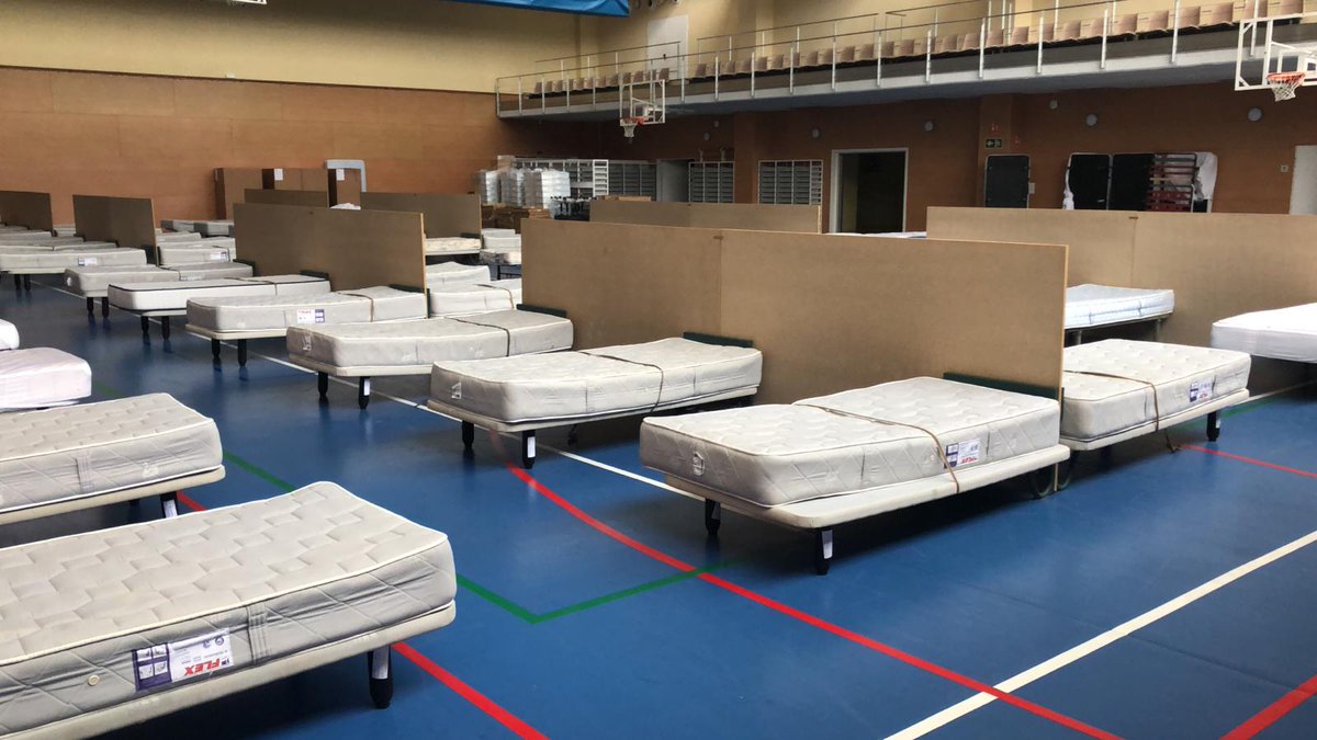 IGuttmann's tweet photo. L’ @IGuttmann converteix el pavelló poliesportiu en un “hospital de campanya” per acollir pacients amb #COVID19.
Seguim sumant forces amb @hgermanstrias 🤝💪
Llegeix la notícia 👉 https://t.co/ROqKnLkBaO
#JoActuo #Coronavirus #sumantforces #InstitutGuttmann https://t.co/bRG3sFhyKj